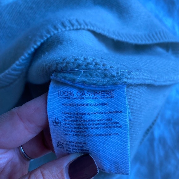 Notshy Cashmere Women’s V Neck Sweater Size S/M in Cream Knit Pullover - Picture 7 of 7